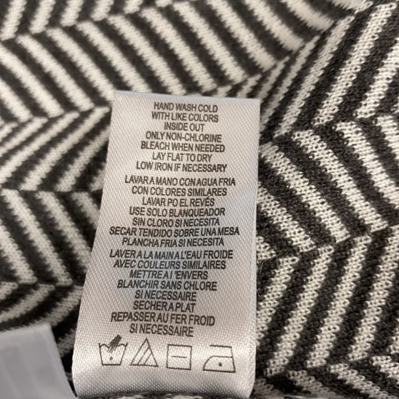 Calvin Klein Cowl Neck Sweater Women's Size Medium - Picture 13 of 13